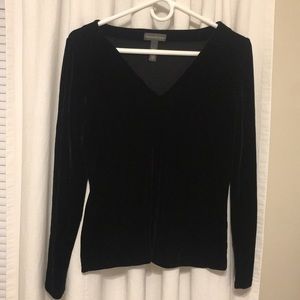 Black velvet long sleeve BR v-neck shirt